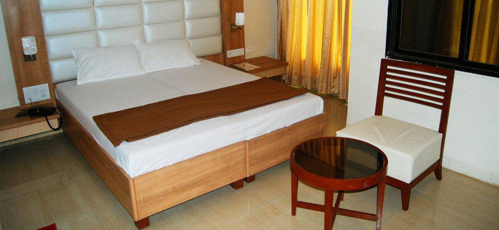 Oyo 2026 Hotel Aishwarya Residency Navi Mumbai Zewnętrze zdjęcie