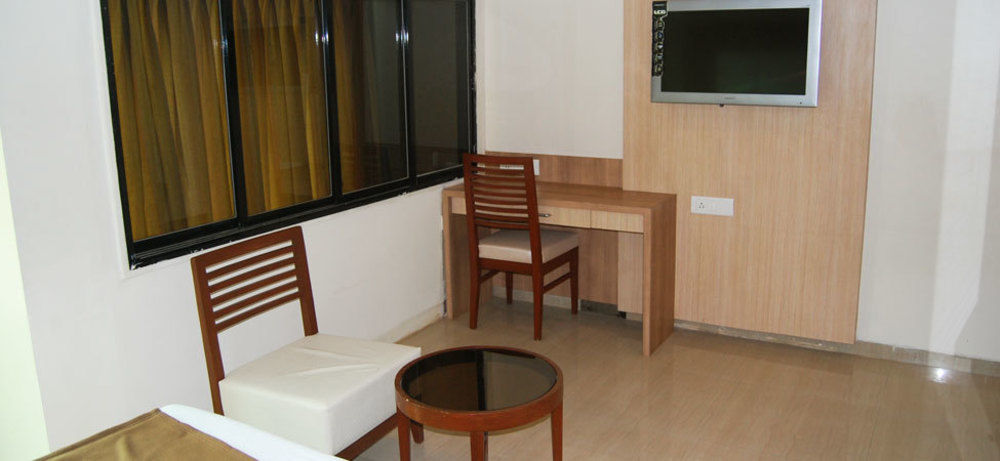 Oyo 2026 Hotel Aishwarya Residency Navi Mumbai Zewnętrze zdjęcie