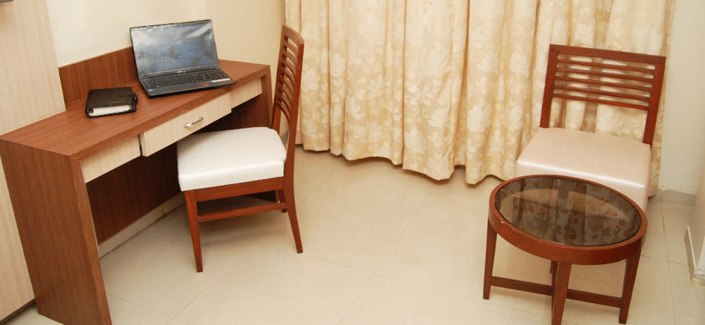 Oyo 2026 Hotel Aishwarya Residency Navi Mumbai Zewnętrze zdjęcie