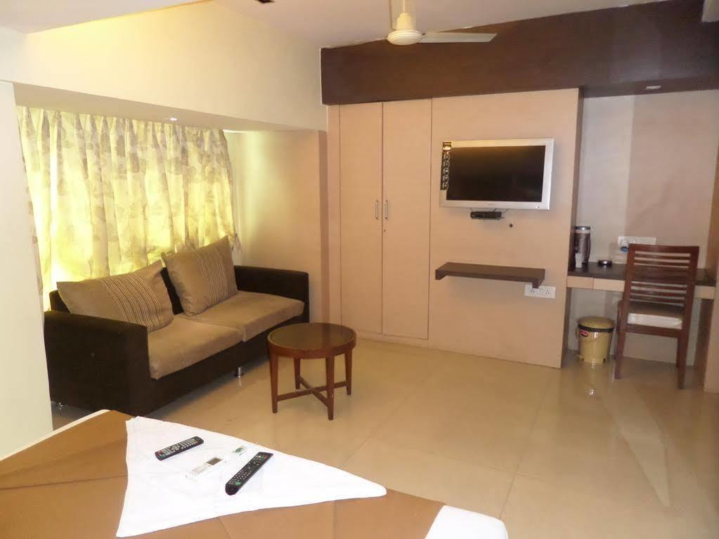 Oyo 2026 Hotel Aishwarya Residency Navi Mumbai Zewnętrze zdjęcie
